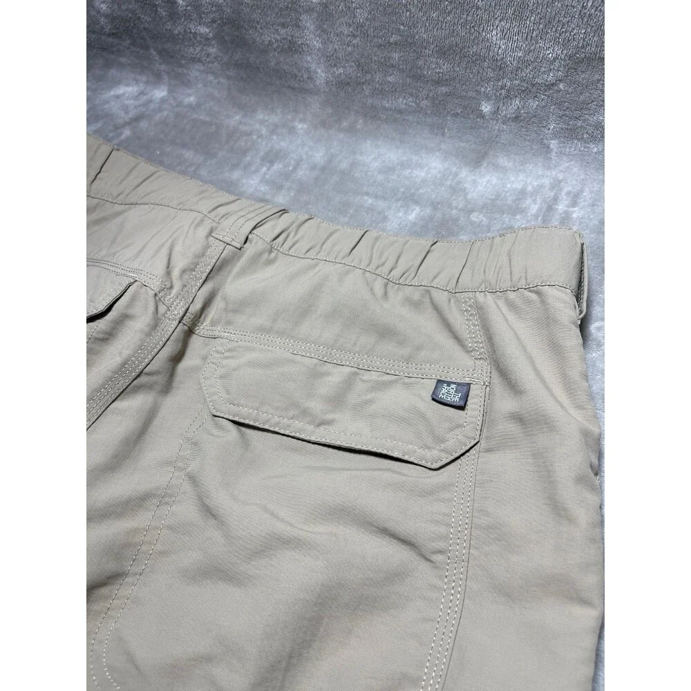 The North Face Cargo Shorts Men's Size Medium Beige Tan Hiking with Belt